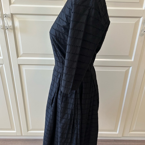 Gap Fit & Flare Black Eyelet Dress Size 4 - Picture 5 of 6